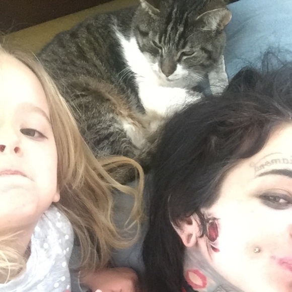 📌Meet your fellow Posher,Alannah📌 - Picture 5 of 8